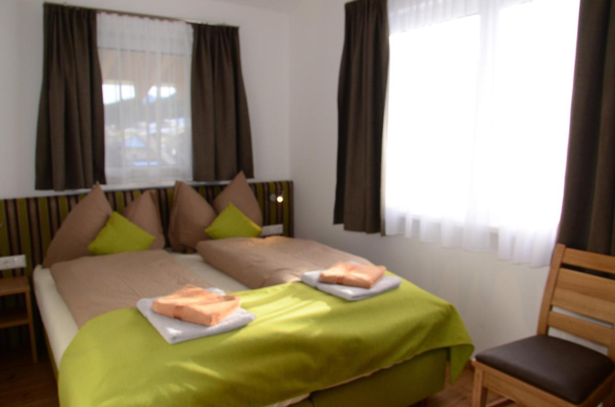 Haus Van Der Leij Apartment *