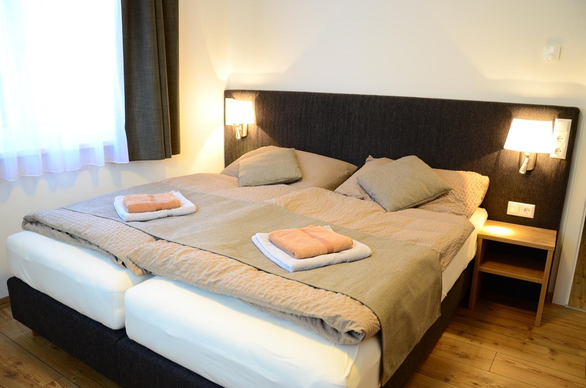 Haus Van Der Leij Apartment *
