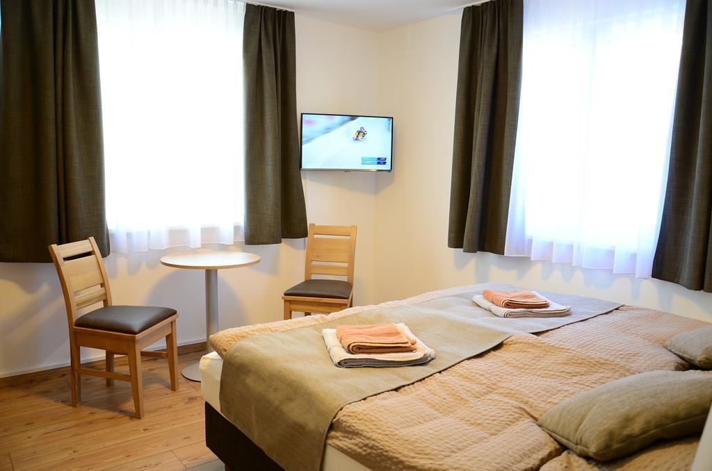 Haus Van Der Leij Apartment *